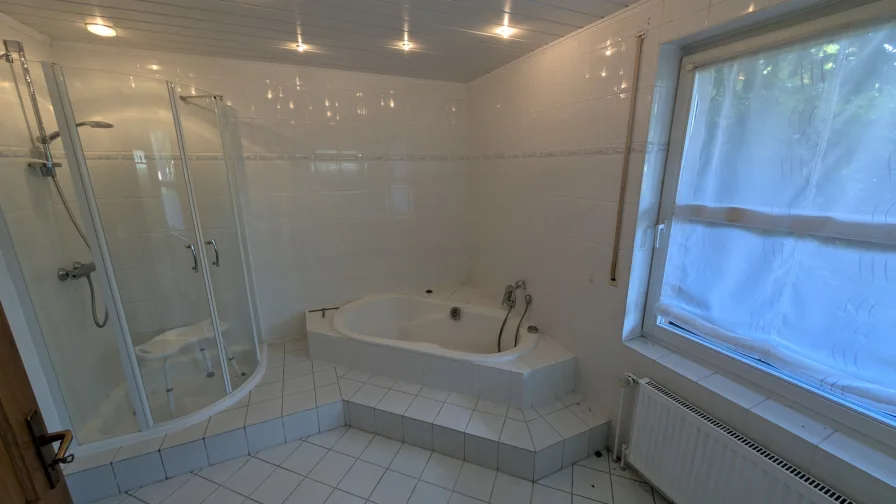 Badezimmer EG