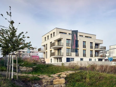 Gebäudeansicht - Wohnung mieten in Korntal-Münchingen - Durchdesignt damit das Leben einzieht. Tolle 3- Zimmer Wohnung mit Blick auf die Felder. 