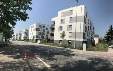 Gebäudeansicht - Wohnung mieten in Kelsterbach - Wohnung gesucht - Zuhause gefunden. 3-Zimmerwohnung in Kelsterbach zu mieten!