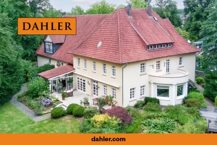 Hausansicht - Haus kaufen in Herford - Villa auf wunderbarem, parkähnlichem Grundstück