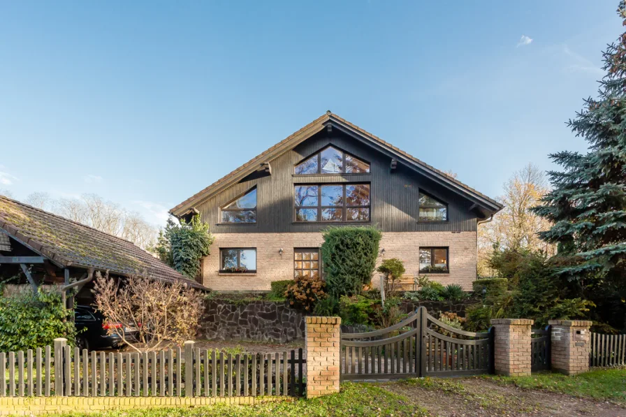 Außenansicht - Haus kaufen in Diensdorf-Radlow - Großzügiges Einfamilienhaus mit Einliegerwohnung und herrlichem Blick auf den Scharmützelsee