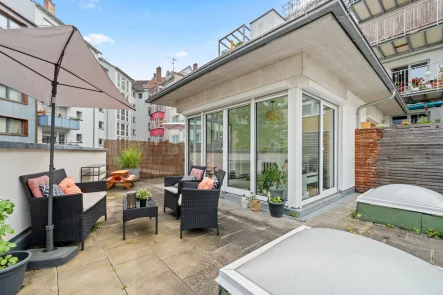  - Wohnung kaufen in Konstanz - Haus-Feeling auf 2 Etagen in zentraler Lage mit Dachterrasse und Wintergarten!