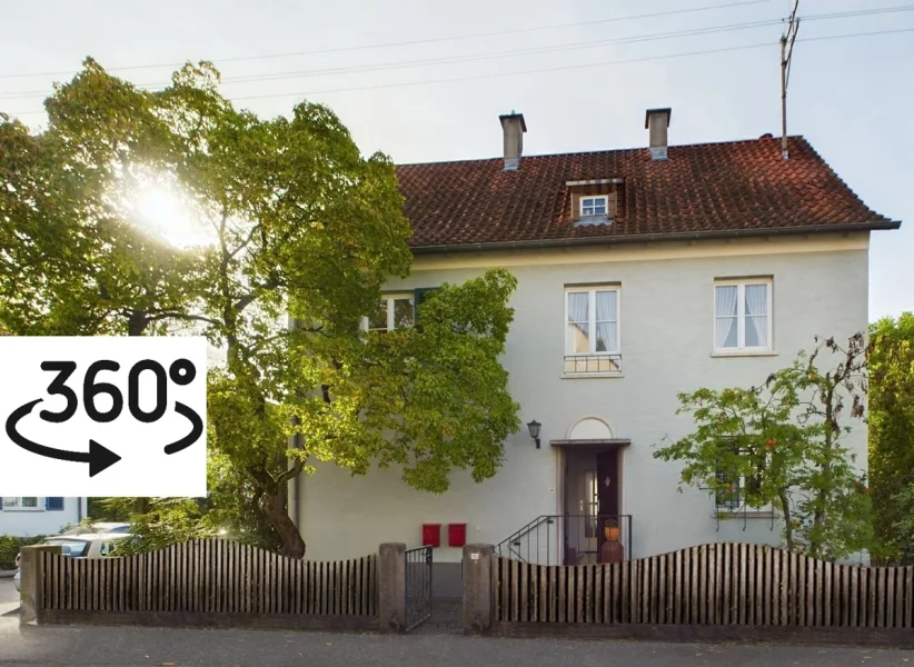 Hausansicht Front 360 - Haus kaufen in Korntal-Münchingen - Charmantes 2FH in Korntal-Münchingen, gute Lage, traumhafter Garten, Balkon, Stellplatz