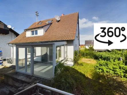 Titelbild360 - Haus kaufen in Baltmannsweiler - Mehr als eine Immobilie! 2 x EFH Baltmannsweiler, 4 Garagen, großes Grundstück, Terrasse, Garten