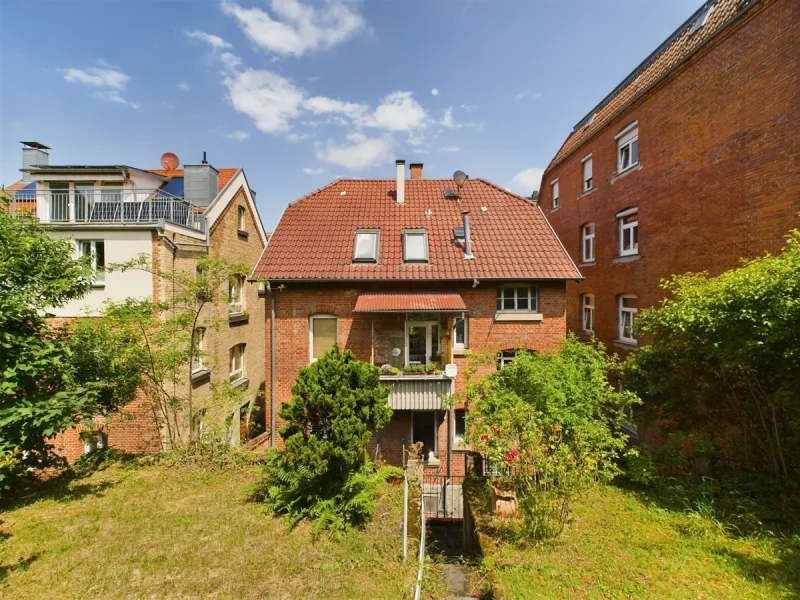 Ansicht Haus Rückseite - Haus kaufen in Stuttgart-Süd - MFH mit großem Gartengrundstück inkl. evtl. Baufenster und Entwicklungspotential in Toplage S-Süd