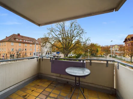 Balkon - Wohnung kaufen in Esslingen am Neckar / Pliensauvorstadt - Single- oder Seniorenwohnung, gute Lage, 1 Zi. Apartment, Aufzug, Abstellraum, Balkon, TG-Stellplatz