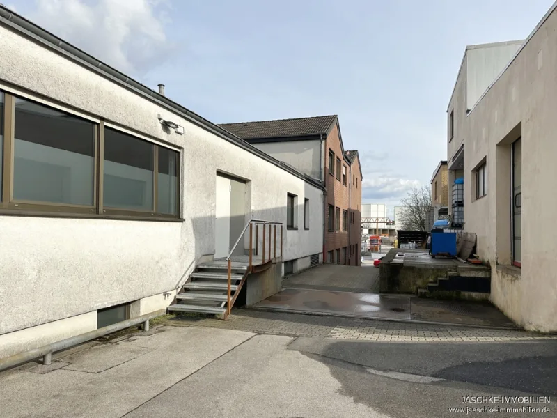 - Zinshaus/Renditeobjekt kaufen in Aachen - JÄSCHKE - vermietetes Renditeobjekt in bester Lage mit verschiedenen Hallenflächen und Wohneinheiten