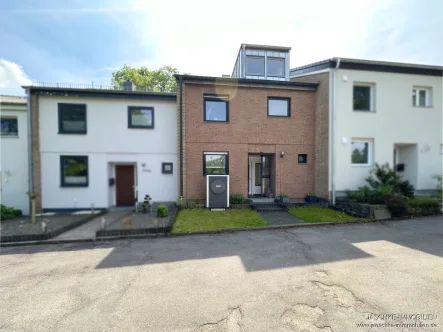 Ansicht - Haus kaufen in Aachen / Laurensberg - JÄSCHKE - Gemütliches Reihenhaus, energetisch modernisiert