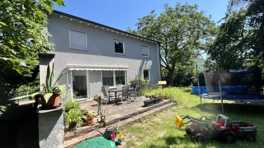  - Haus kaufen in Regensburg - Einfamilienhaus mit großem Garten!**Bezugsfrei**