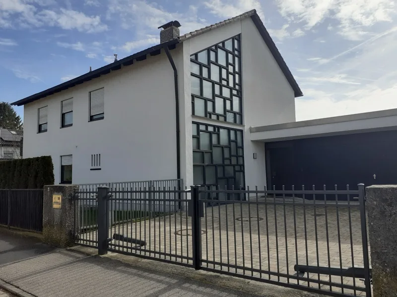  - Haus kaufen in Regensburg - Imposant und Individuell
