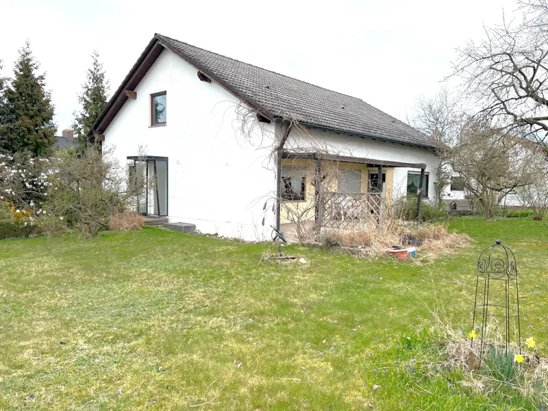  - Haus kaufen in Wenzenbach - Haus mit viel Potenzial!