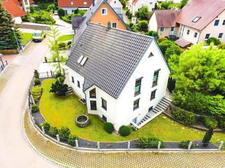 Einfamilienhaus - Haus kaufen in Schwarzach bei Nabburg - Hochwertiges Wohnen in Schwarzach!Ihr Traumhaus mit schönem Garten, Sauna und PV-Anlage!