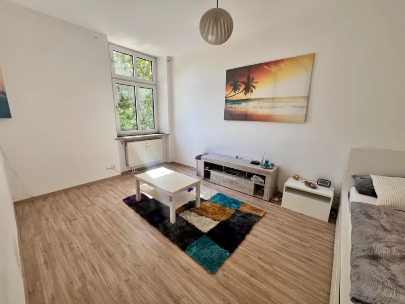 Wohn-/Schlafbereich - Wohnung kaufen in Neutraubling - Bezugsfrei & Renoviert!Großzügiges 1-Zimmer-Apartment in Top-Lage!