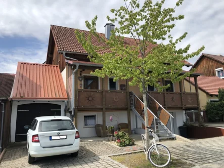 Garage - Haus kaufen in Bodenwöhr - Ihre Kapitalanlage in Bodenwöhr! Renditestarkes Einfamilienhaus mit Einliegerwohnung in Seenähe!