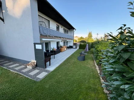 Aussenasicht 2 - Wohnung mieten in Sinzing - Meine Wohnung- Mein Garten- Meine Terrasse!Hochwertige Ausstattung, perfekt zum Wohlfühlen!