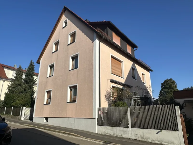  - Wohnung kaufen in Schwandorf - Helle 4-Zimmer-Erdgeschosswohnung in Schwandorf – Kernsaniert, mit Terrasse und Garten