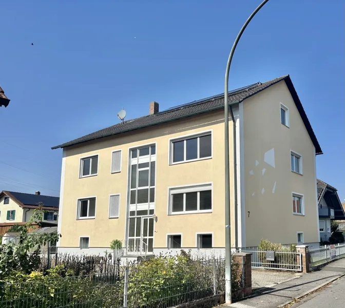  - Haus kaufen in Schwandorf - Großzügiges Zweifamilienhaus mit vielseitigen Nebengebäuden und großem Grundstück in Schwandorf-Büchelkühn