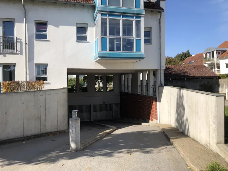  - Garage/Stellplatz kaufen in Regensburg - Kapitalanlage oder Eigennutz - Tiefgaragenstellplatz nahe DEZ und Gewerbepark!