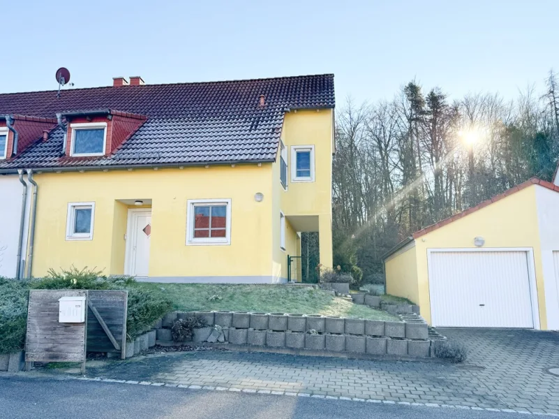 Haus Frontansicht 1 - Haus kaufen in Hohenfels - Platz für die ganze Familie - in Hohenfels!