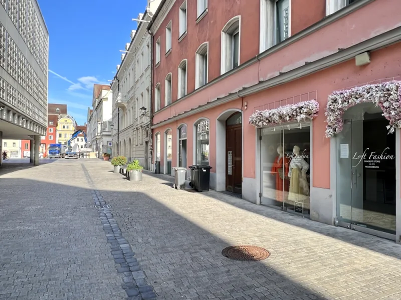 Drei-Helm-Gasse 3 - Wohnung mieten in Regensburg - Charmant & Großzügig! 3-Zimmer Wohnung im Herzen der Altstadt!