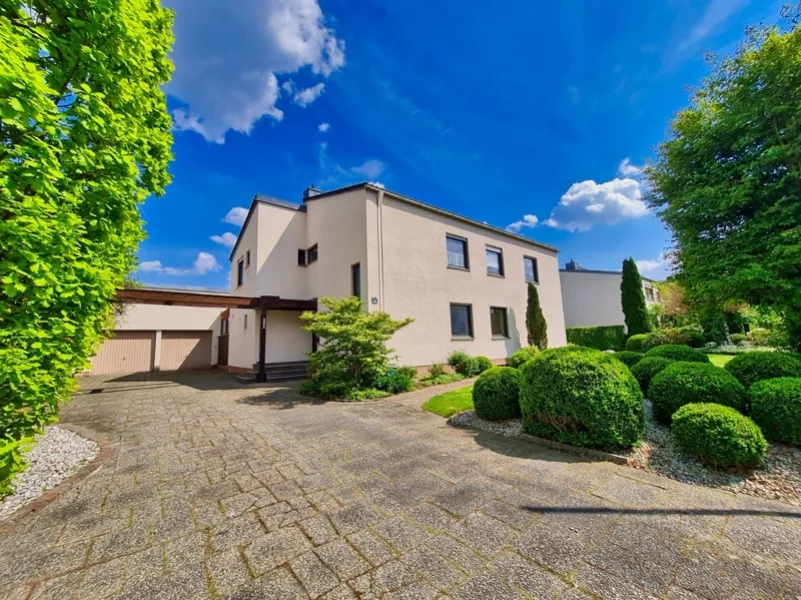 Ihr Zuhause von der Straße - Haus mieten in Regenstauf - Lebensqualität!