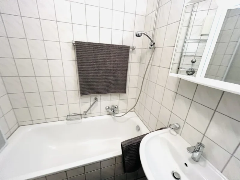 Wohnung 1 - Badezimmer