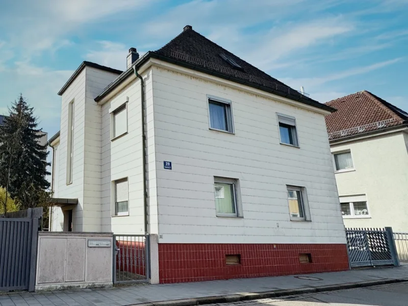 Außenansicht - Haus kaufen in Regensburg - Machen Sie mehr daraus! Ihr Stadthaus in Premiumlage