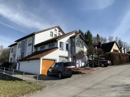  - Haus kaufen in Diedorf - KNIPFER IMMOBILIEN - Traumhaft schöne Lage - DHH mit Bürogebäude und Außen-Whirlpool