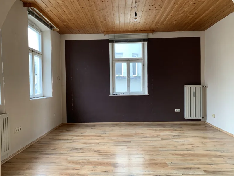 Wohnzimmer - Wohnung mieten in Augsburg - KNIPFER IMMOBILIEN - Geräumige 4 ZKB in der Augsburger Innenstadt zur Miete!