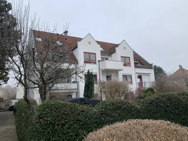  - Wohnung mieten in Augsburg / Hochzoll-Nord - KNIPFER IMMOBILIEN - Elegante Maisonette mit Terrasse und TG in Augsburg Hochzoll-Nord zur Miete