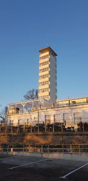 Aussichtsturm und Restaurant 