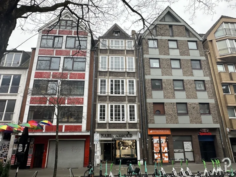 Außenansicht - Haus kaufen in Düsseldorf - Historisches Büro- und Geschäftshaus: Eine Investition in die Zukunft der Mühlenstraße in Düsseldorf