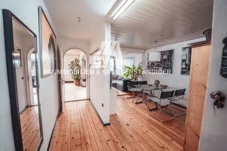 - Titelbild - Haus kaufen in Sulzbach-Rosenberg - Haus mit Dachterrasse und Schlossblick