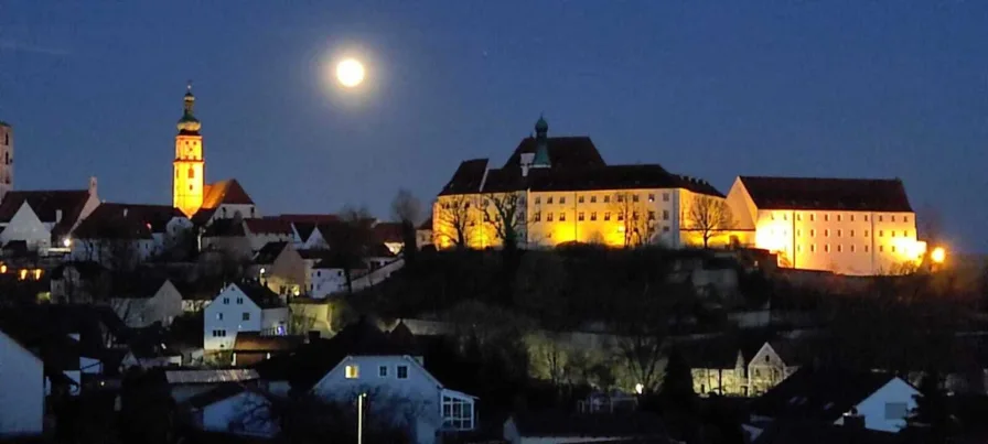 Schlossblick bei Nacht