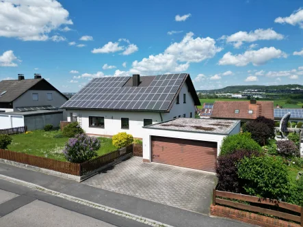 Ansicht - Haus kaufen in Kümmersbruck - Barrierefreies Einfamilienhaus mit Einliegerwohnung und Photovoltaikanlage in familiärer Lage