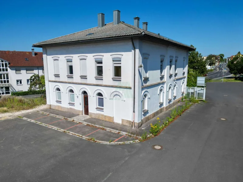 Ansicht - Haus kaufen in Amberg - Mehrfamilienhaus/Bürohaus in prominenter Lage von Amberg