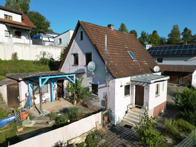 Ansicht - Haus kaufen in Ensdorf / Wolfsbach - Idyllisches Einfamilienhaus im Grünen zum Sanieren