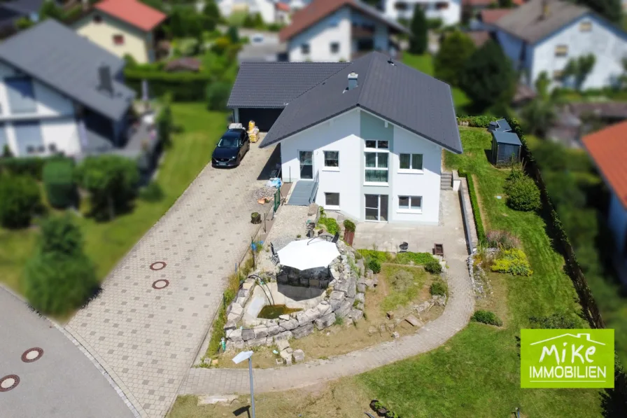 Luftaufnahme Ansicht 3 - Haus kaufen in Altusried / Frauenzell - Exklusives Zweifamilienhaus: Barrierefrei, energieeffizient, großes Grundstück