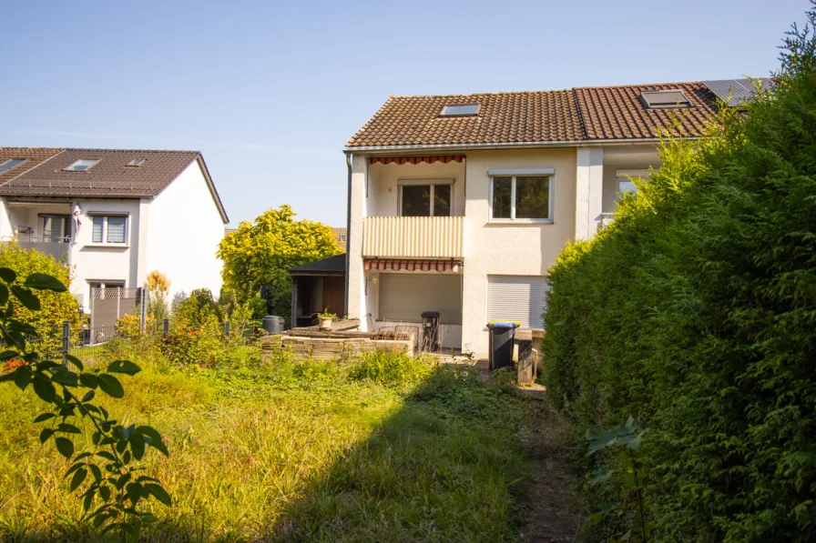 Gartenansicht - Haus kaufen in Reutlingen / Orschelhagen - Reiheneckhaus in Orschel-Hagen