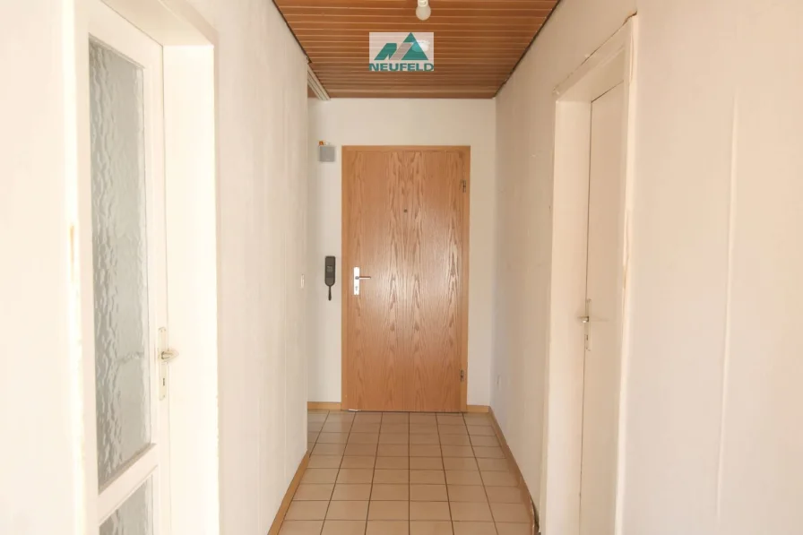 Flur - Wohnung mieten in Neckarsulm - Zentral gelegene 3-Zimmerwohnung in Neckarsulm zu vermieten!