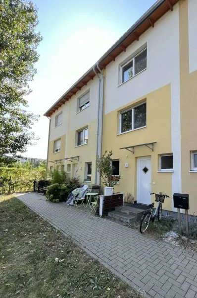 Hauseingang - Haus kaufen in Berlin - Bezugsfreies Reihenhaus für die kleine Familie - Björnweg in Berlin Lichtenberg