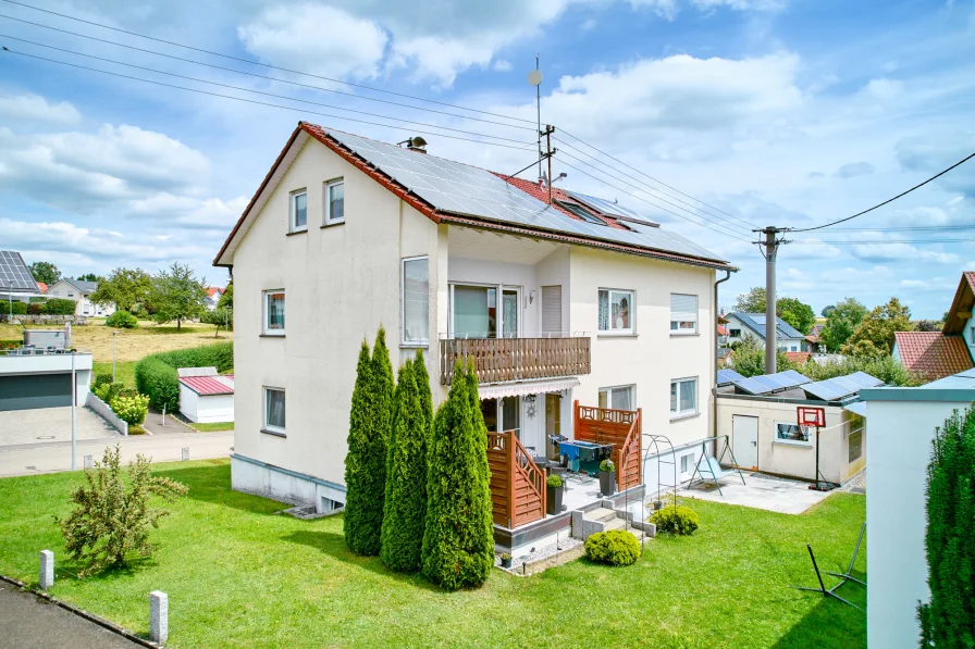 Ansicht Haus - Haus kaufen in Böhmenkirch - 3-Familienhaus in gepflegtem Zustand