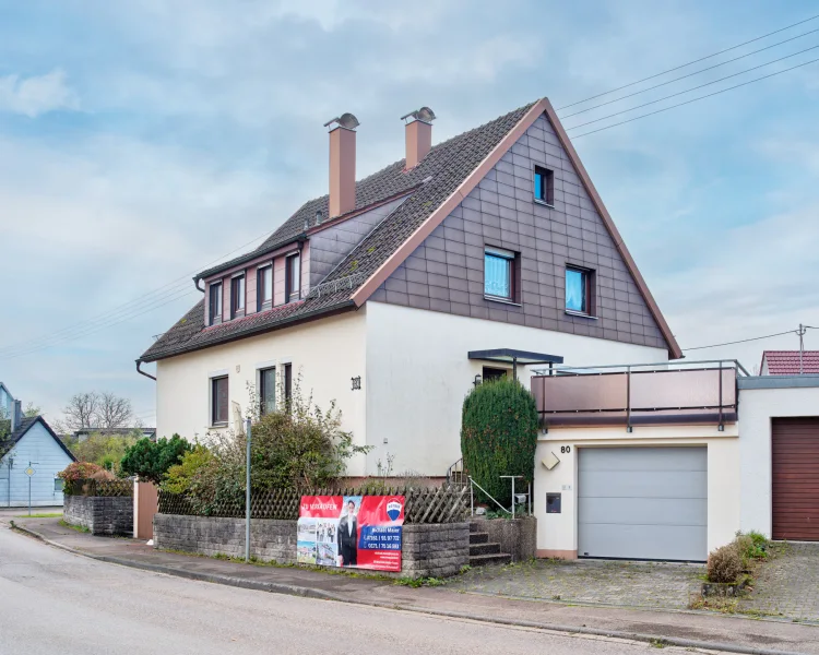 Hausansicht - Haus kaufen in Schwäbisch Gmünd - Charmantes Haus mit viel Potential! | Das ideale Familienhaus in Schwäbisch-Gmünd-Lindach