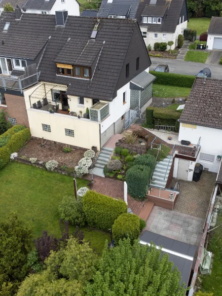 Ansicht - Haus kaufen in Dortmund - Gelegenheit! Schöne DHH am Ende einer Sackgasse als Ein- oder Zweifamilienhaus in Dortmund Berghofen