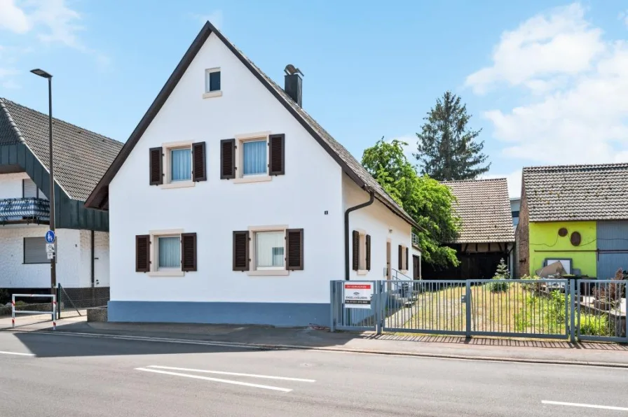  - Haus kaufen in Hügelsheim - Charmantes Hofanwesen in bevorzugter Lage