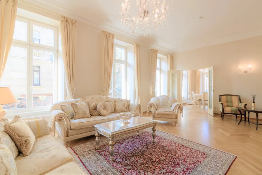  - Wohnung kaufen in Baden-Baden - Ladengeschäft mit einer luxuriösen Wohnung im Bäderviertel