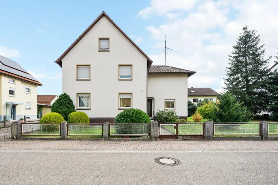  - Haus kaufen in Bischweier - Bezauberndes Zweifamilienhaus in Bischweier