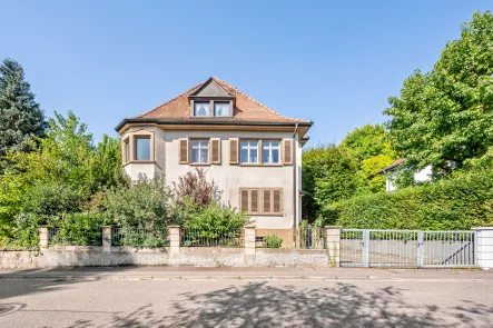  - Haus kaufen in Bühl - Herrschaftliche Mehrfamilien Villa mit Atelierhaus in Toplage