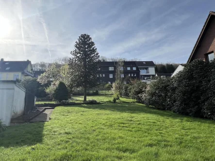 Blickrichtung Garten - Grundstück kaufen in Wuppertal - Baugrundstück in gefragter Lage von Uellendahl mit familienfreundlichen Umfeld...