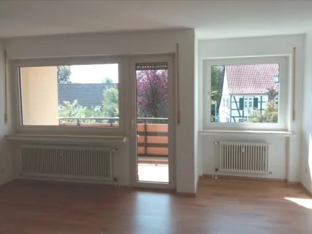 Wohnzimmer mit Balkon - Wohnung mieten in Wetter - Helle Etagen-Wohnung in gefragter Lage von Wetter-Wengern